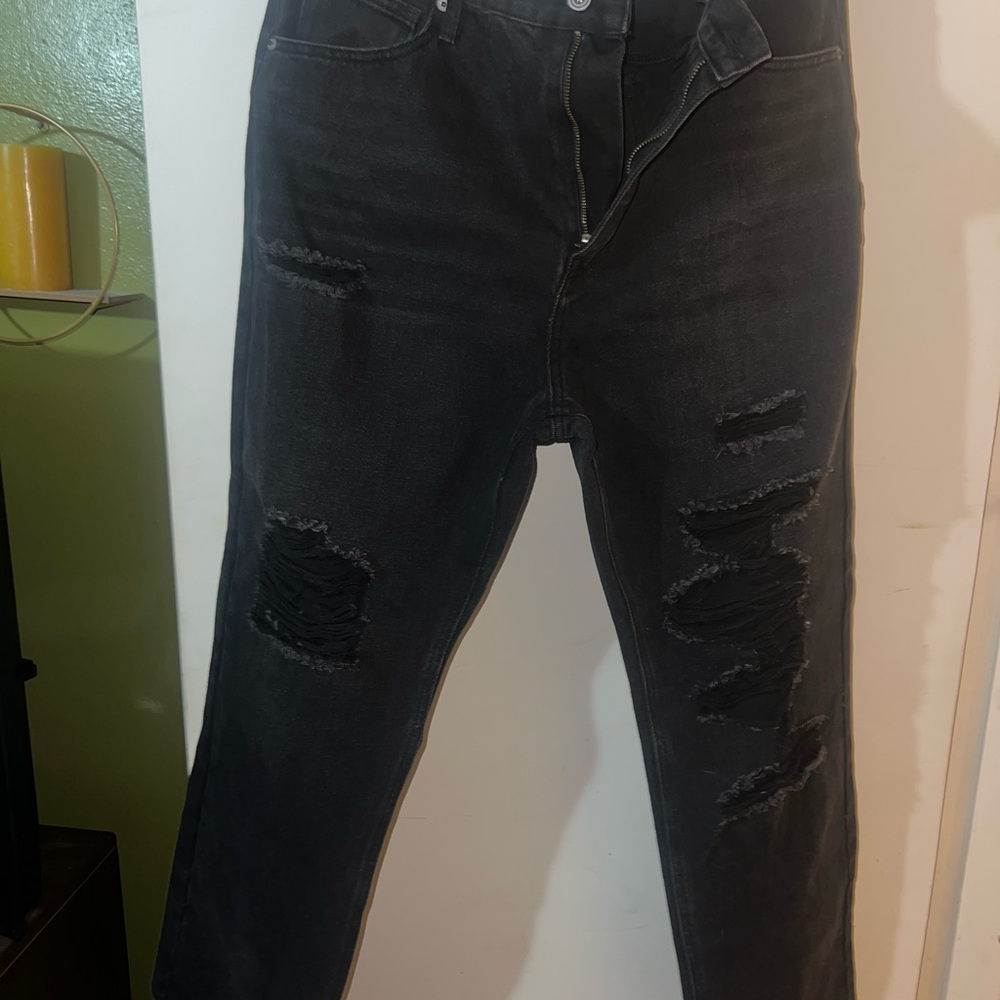 Women’s Black Distressed Jeans